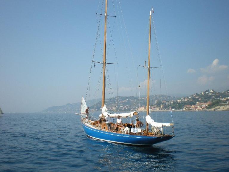 Casa Gialla Imperia Eksteriør billede
